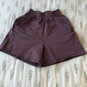 lululemon LA High Rise Relaxed Shorts Purple size 2 - 4” inseam